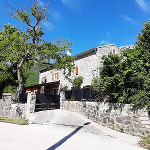 https://villa-kozljak.in-istria.net